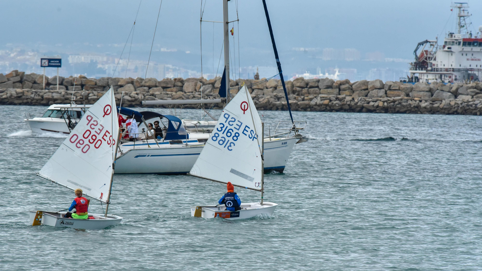 Las fotos de la primera jornada de la Copa de Andalucía de Óptimist en La Línea