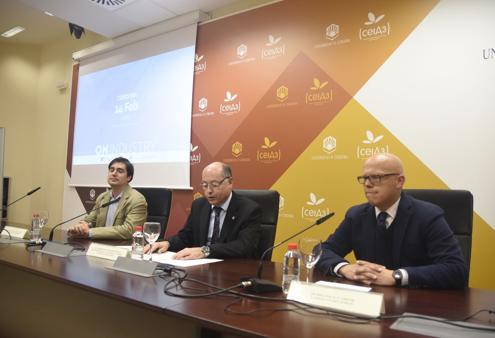 Francisco Adame, Antonio Cubero y Rafael Linares en la presentación de la jornada