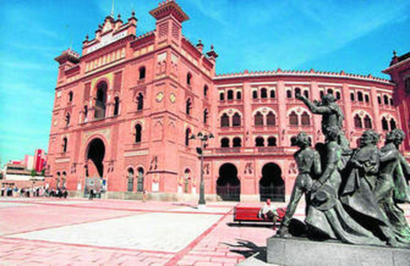 La plaza de toros de Las Ventas del Espíritu Santo se convierte durante los meses de mayo y junio en el epicentro del toreo mundial.