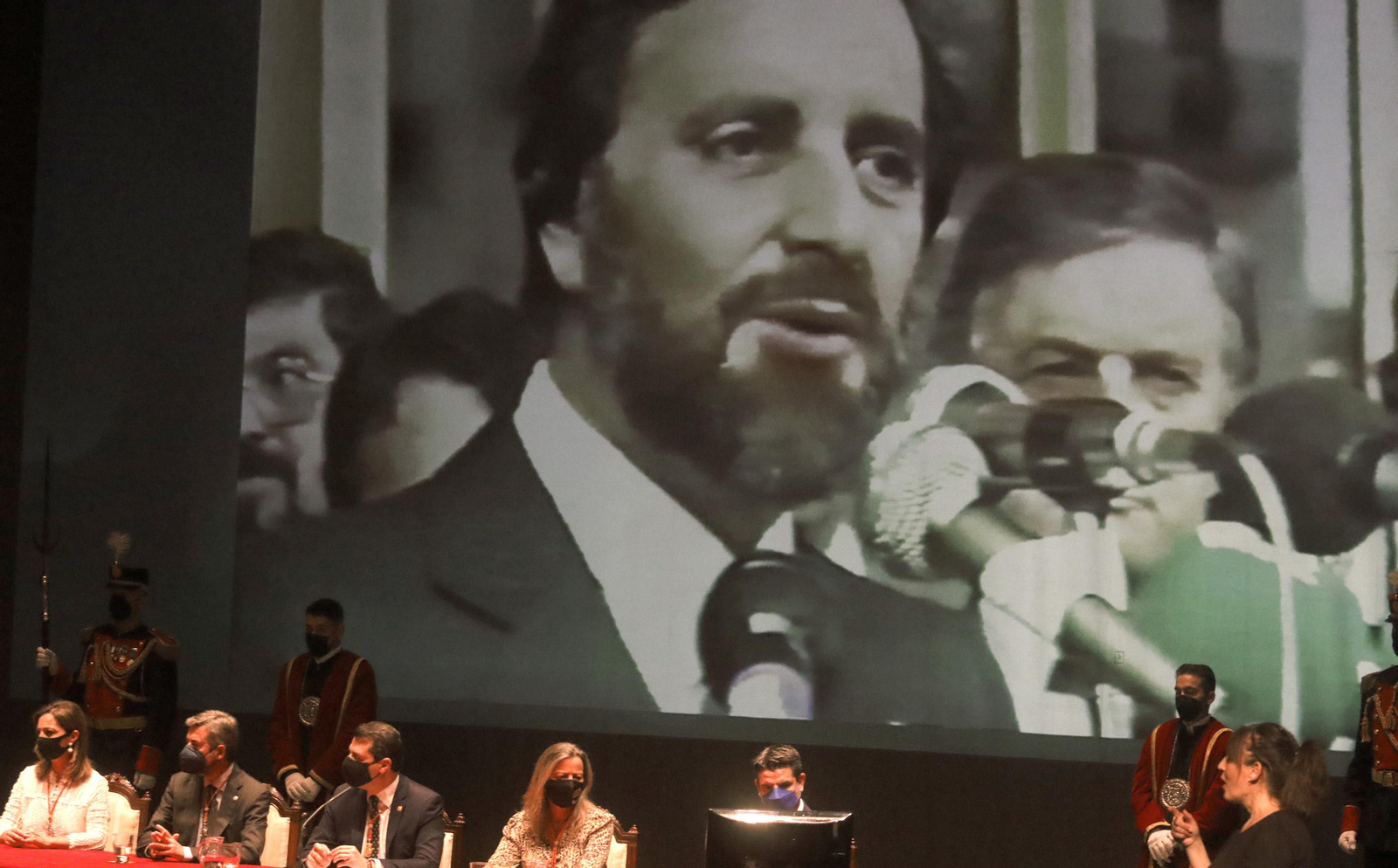 El acto de entrega del título de Hijo Adoptivo de Córdoba a Julio Anguita, en fotografías