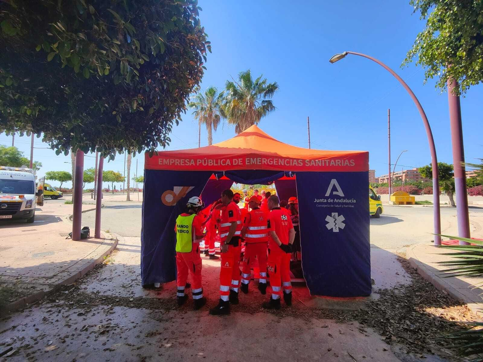 Imágenes del simulacro de emergencias sanitarias en el recinto ferial de Almería