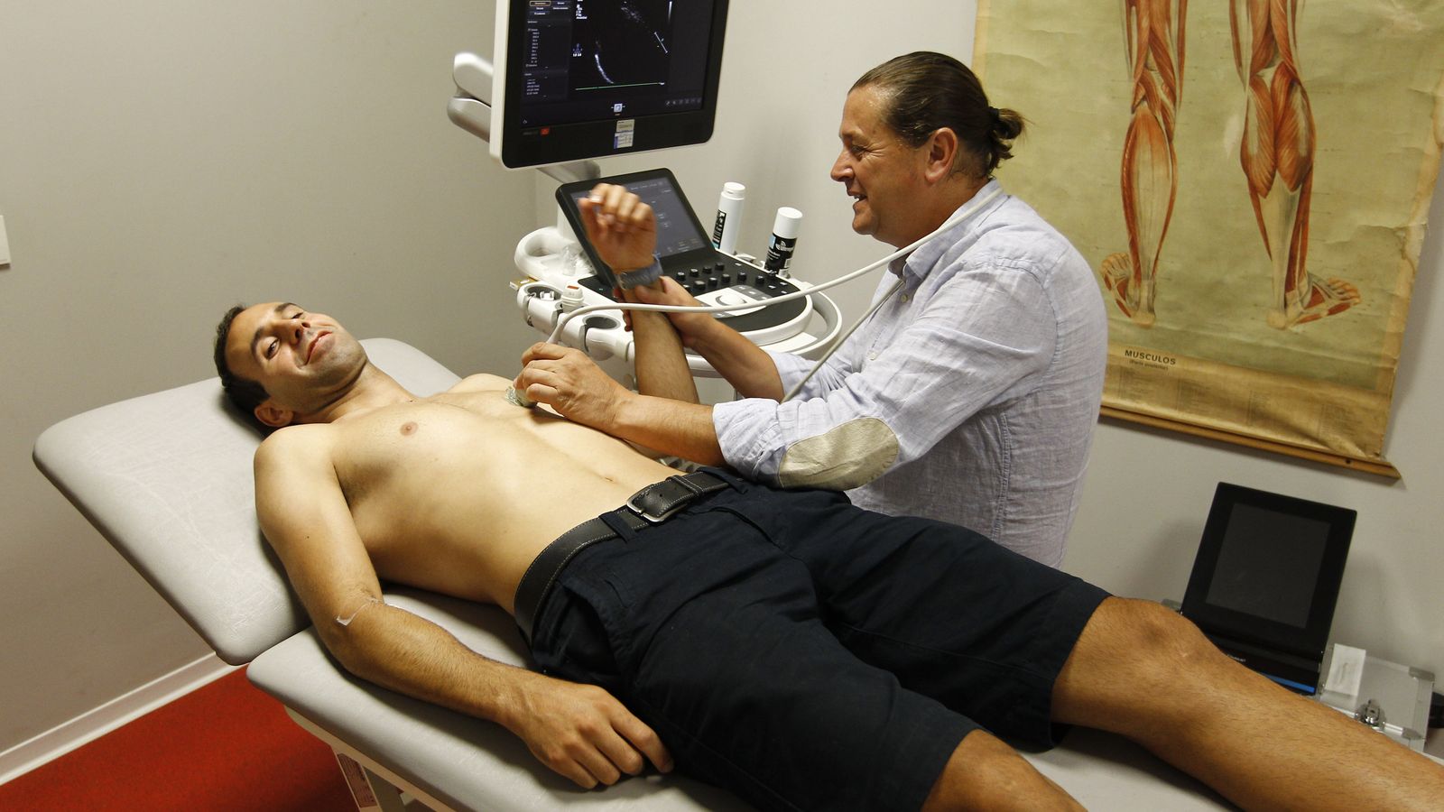 Víctor Díaz seguirá siendo el capitán del Granada CF esta campaña.