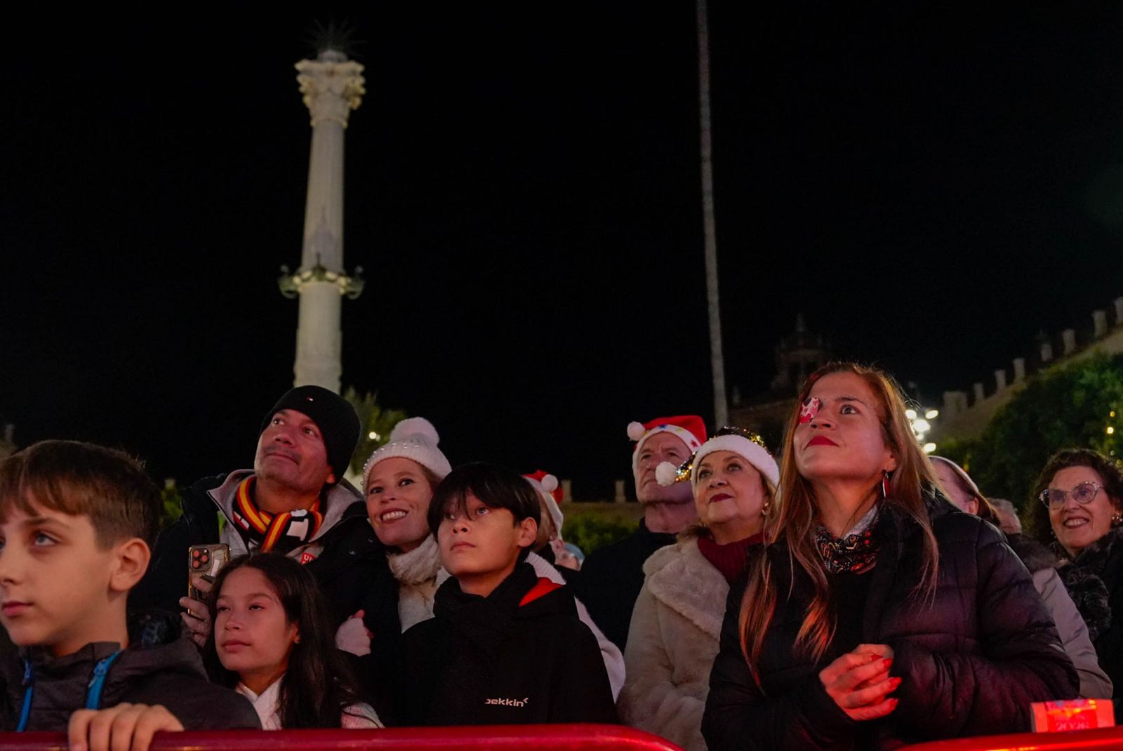 Almería despide con los 12 tomates cherry de la suerte el año 2025