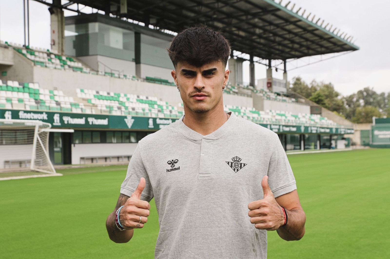 Juan Cruz, en las instalaciones de la ciudad deportiva del Betis.