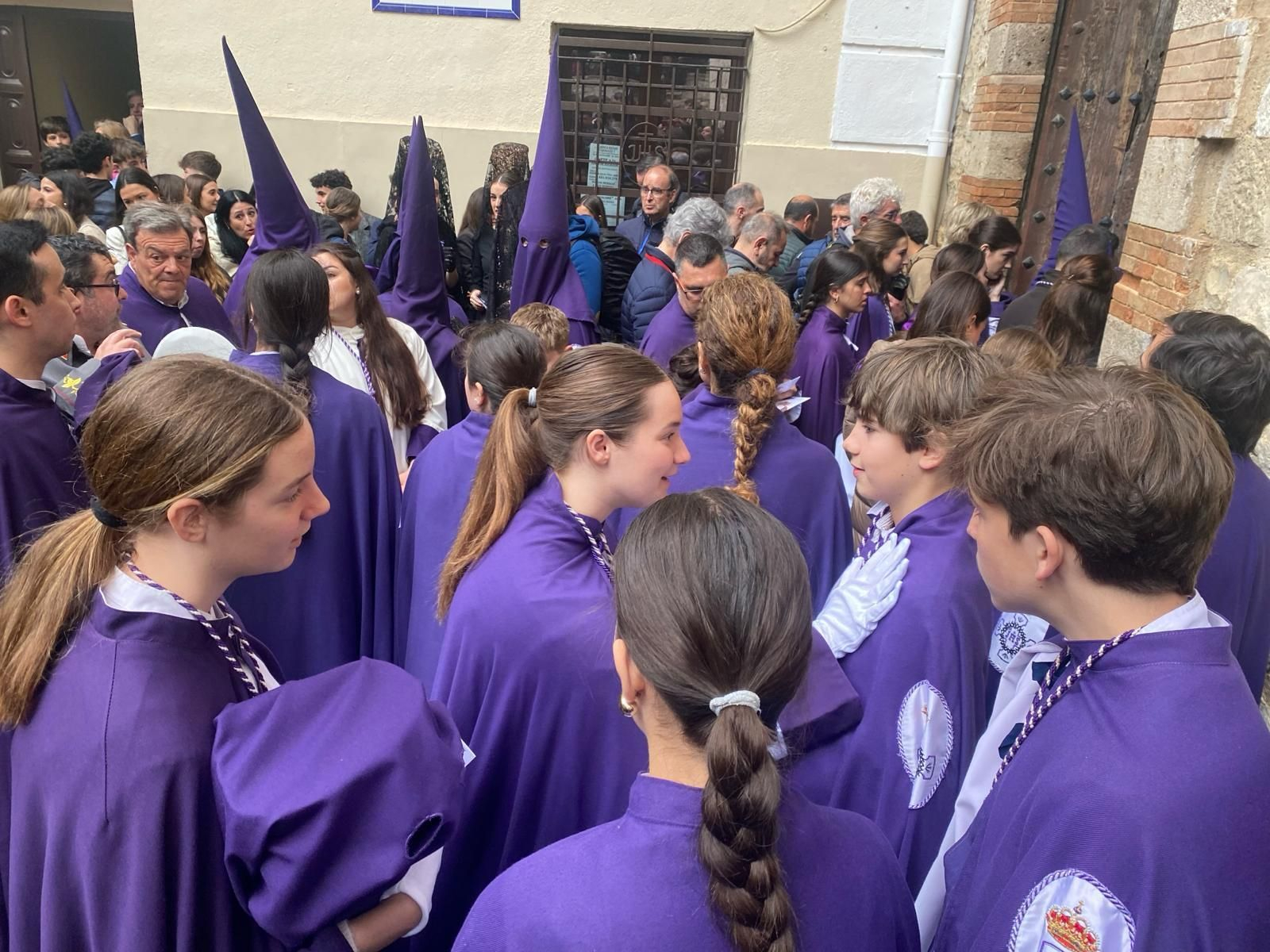 En imágenes: La Expiración trae de vuelta la ilusión de los cofrades jiennenses