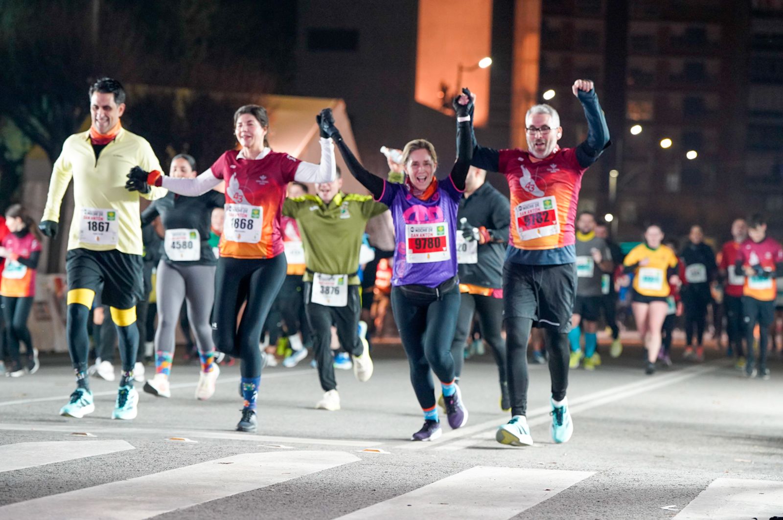 En imágenes: búscate en tu llegada a meta de la Carrera de San Antón 2026 (21)