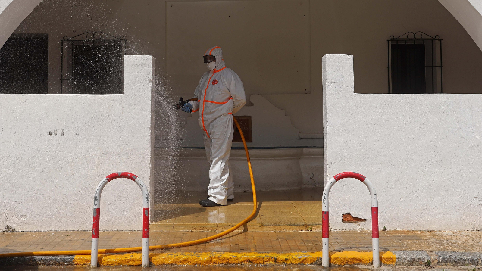 Tareas de desinfección del Infoca en Facinas