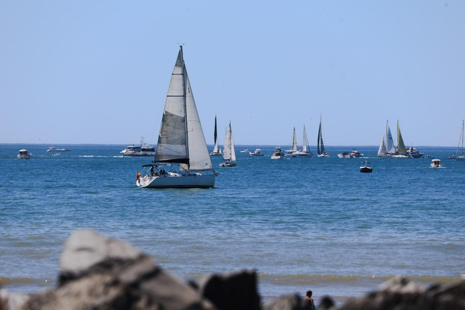 Imágenes de la soleada mañana de playa en Punta Umbría