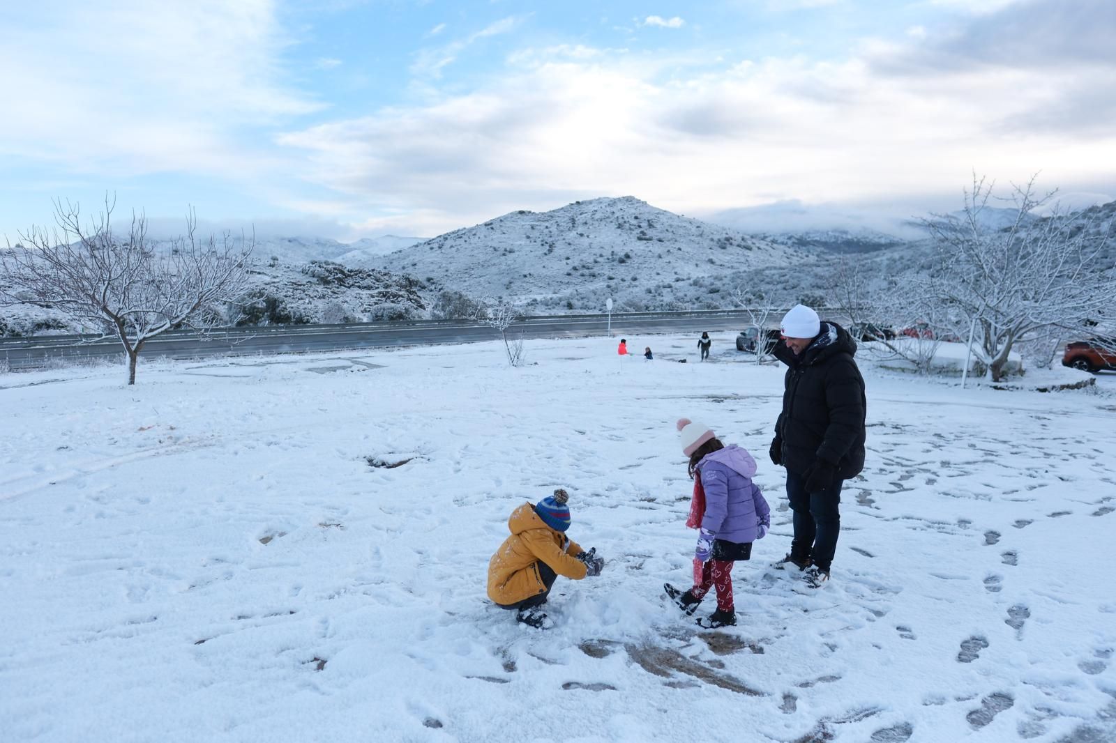 La nieve tiñe de blanco la Serranía de Ronda