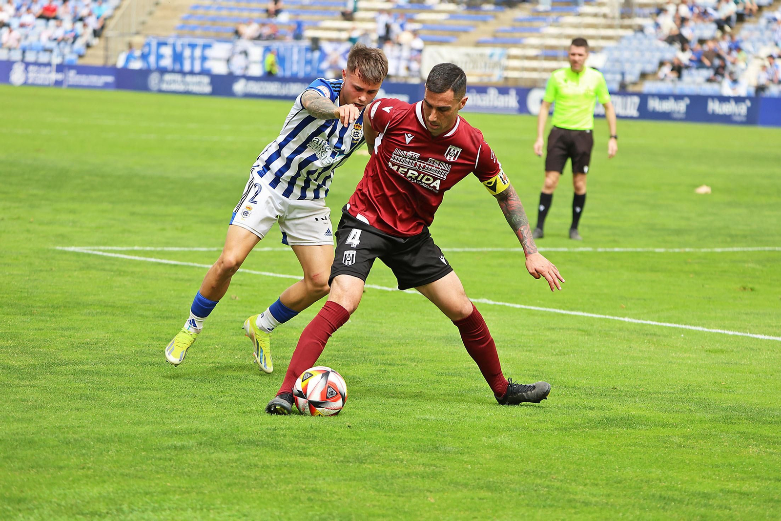 Imágenes del encuentro entre el Recreativo de Huelva y la AD Mérida