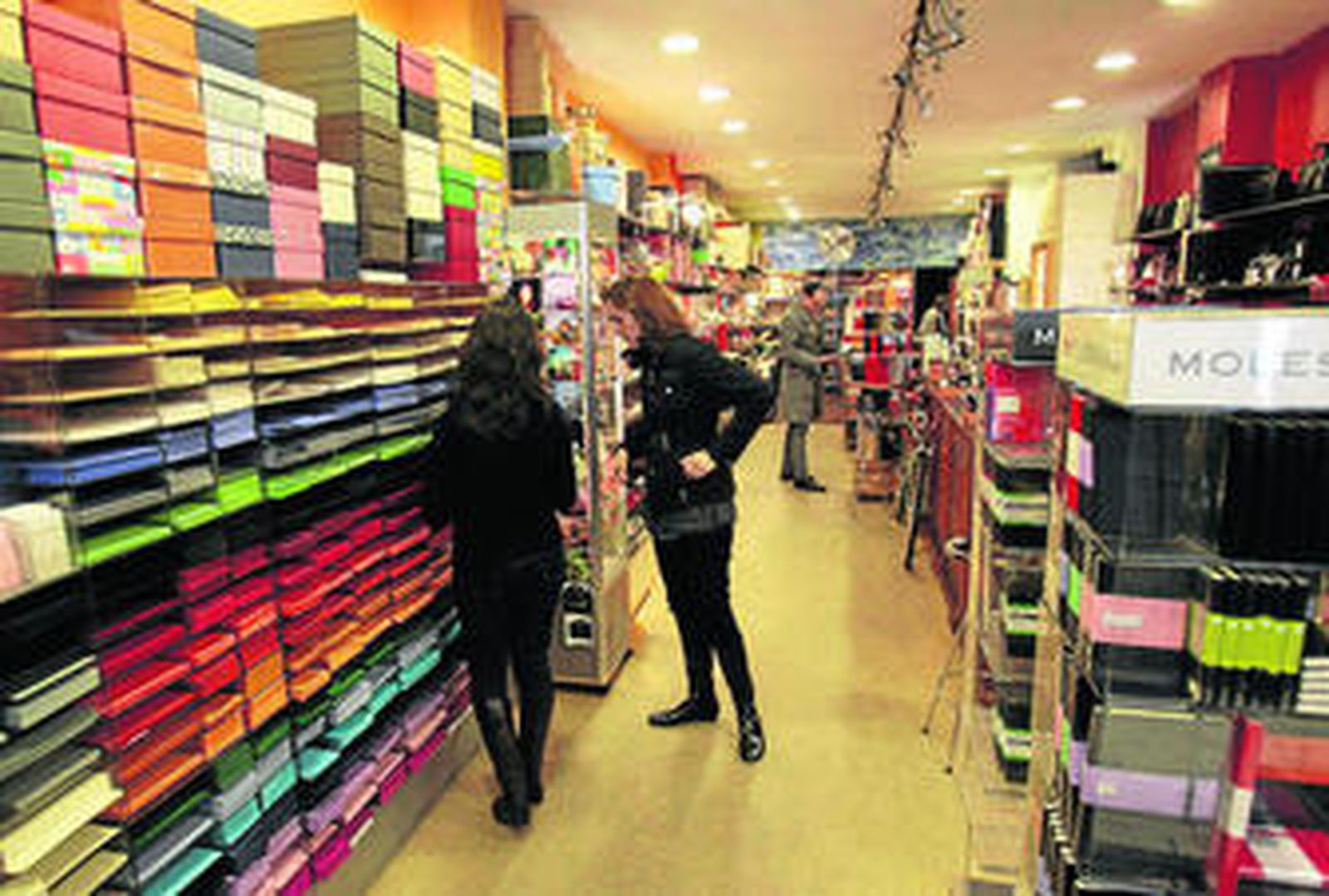 Muchos de los clientes de Maspapeles llevan un cuarto de siglo siendo fieles a sus productos.