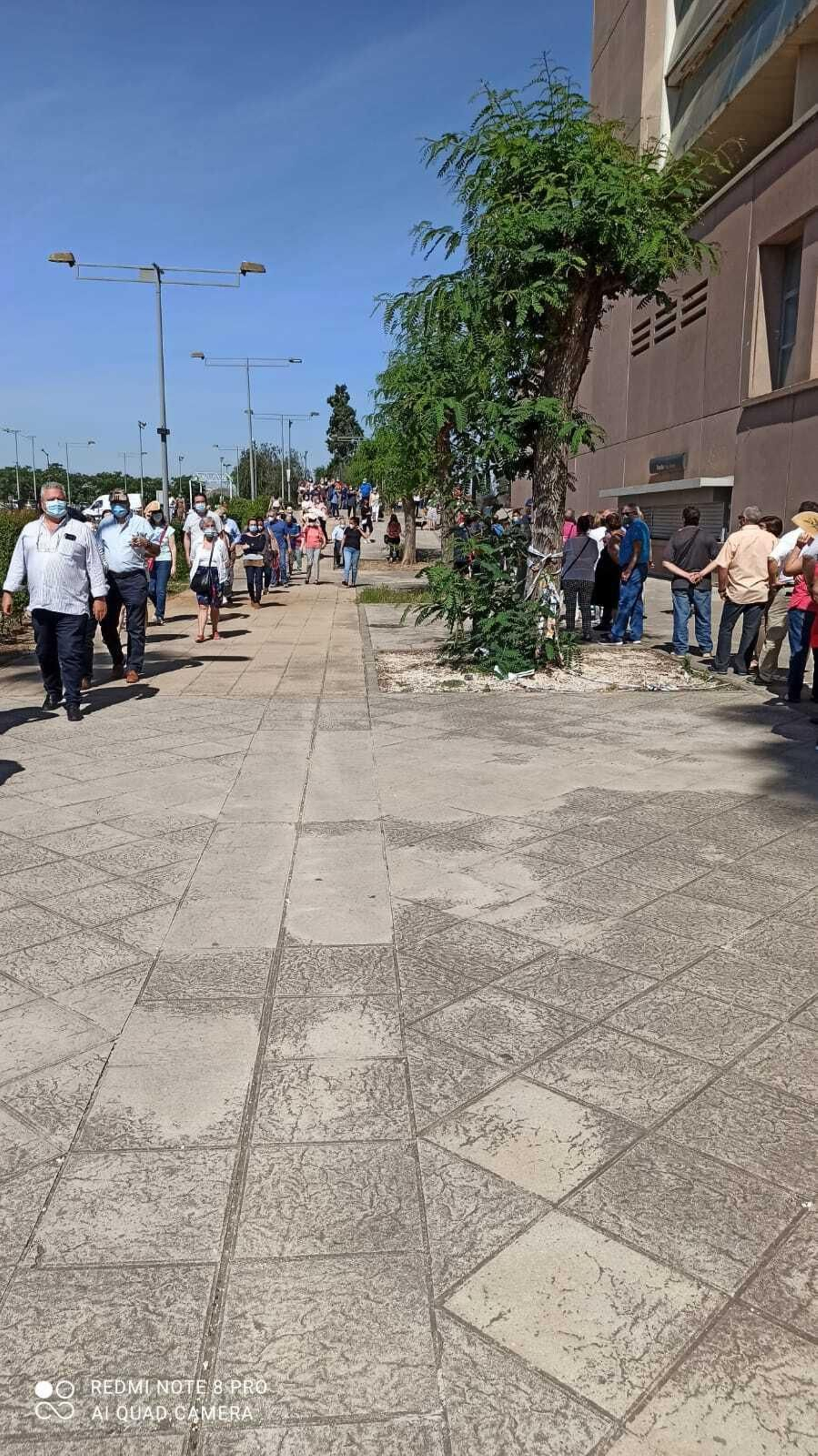 La cola en el Estado de la Cartuja.