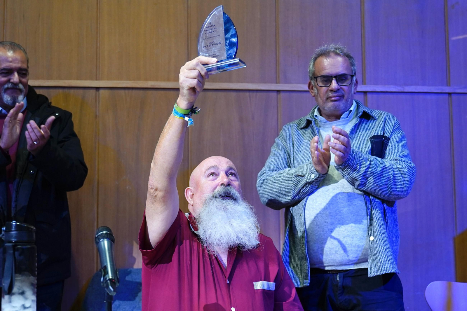 Fotos de la entrega del premio Ateneo José Román de Algeciras 2025 a Juan Moya Fotos de la entrega del premio Ateneo José Román de Algeciras 2025 a Juan Moya