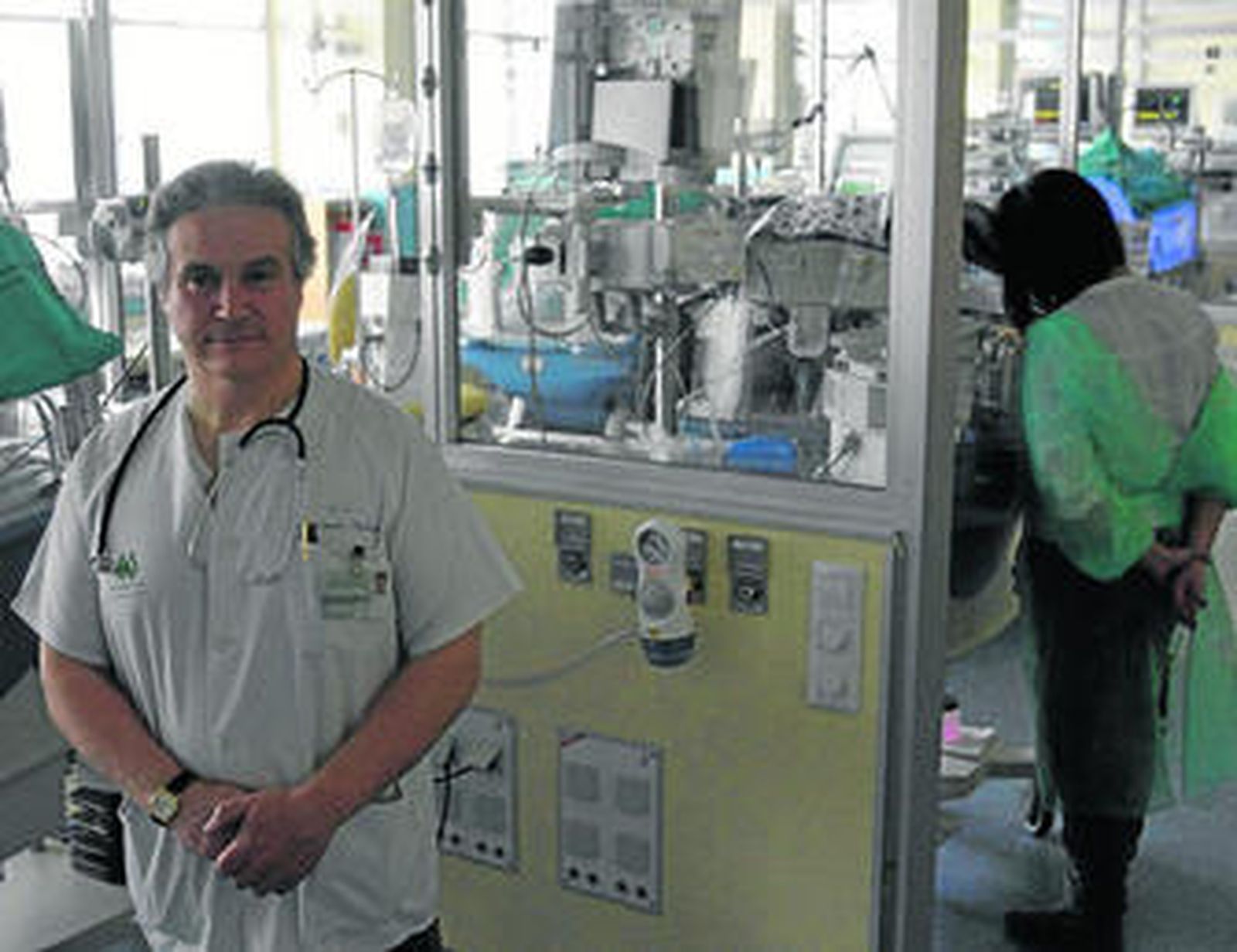 El doctor Antonio Losada, director de la Unidad de Neonatología en el Virgen del Rocío.