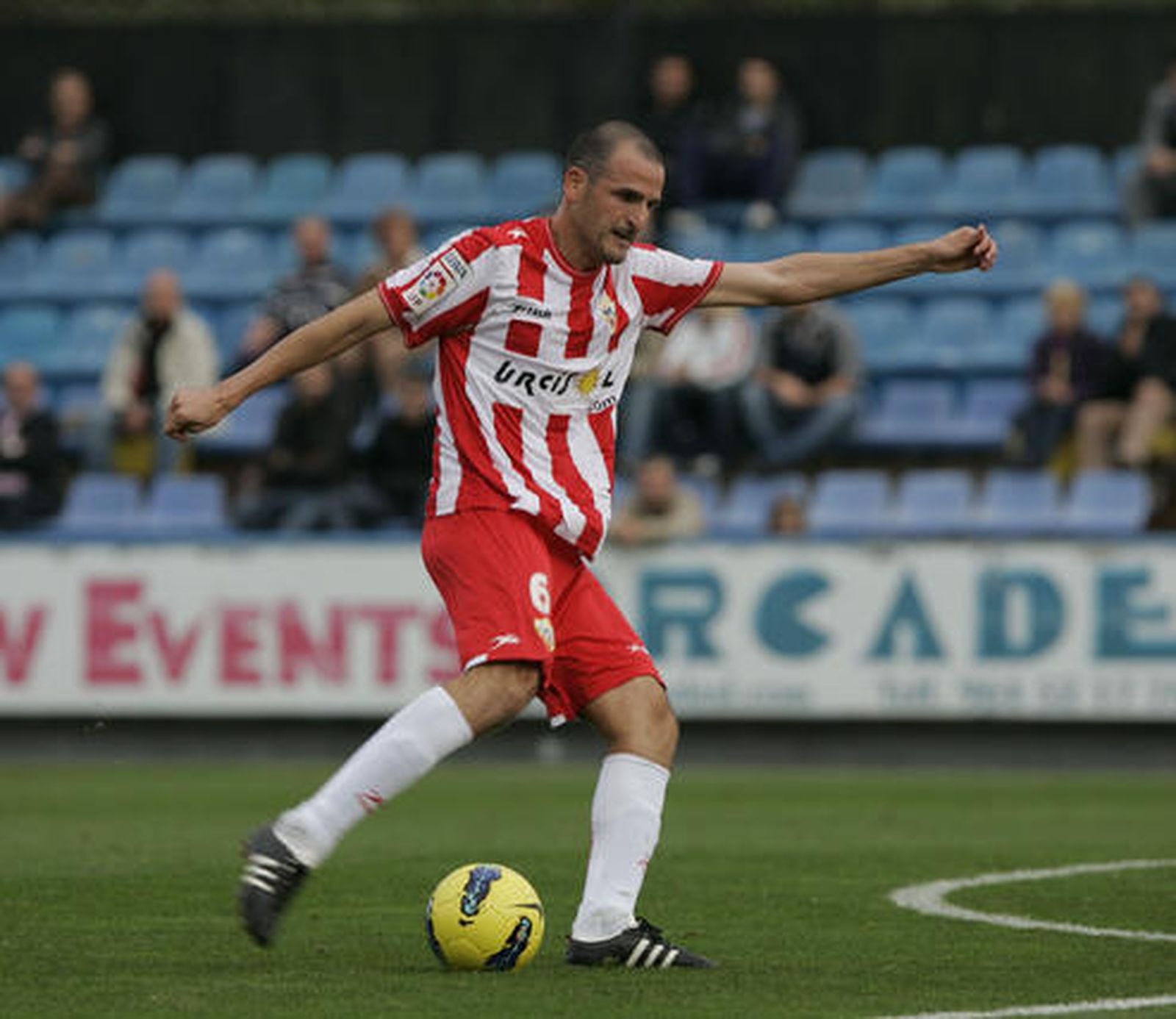 El Almería se deja remontar ante el Villarreal B (2-1). / LOF