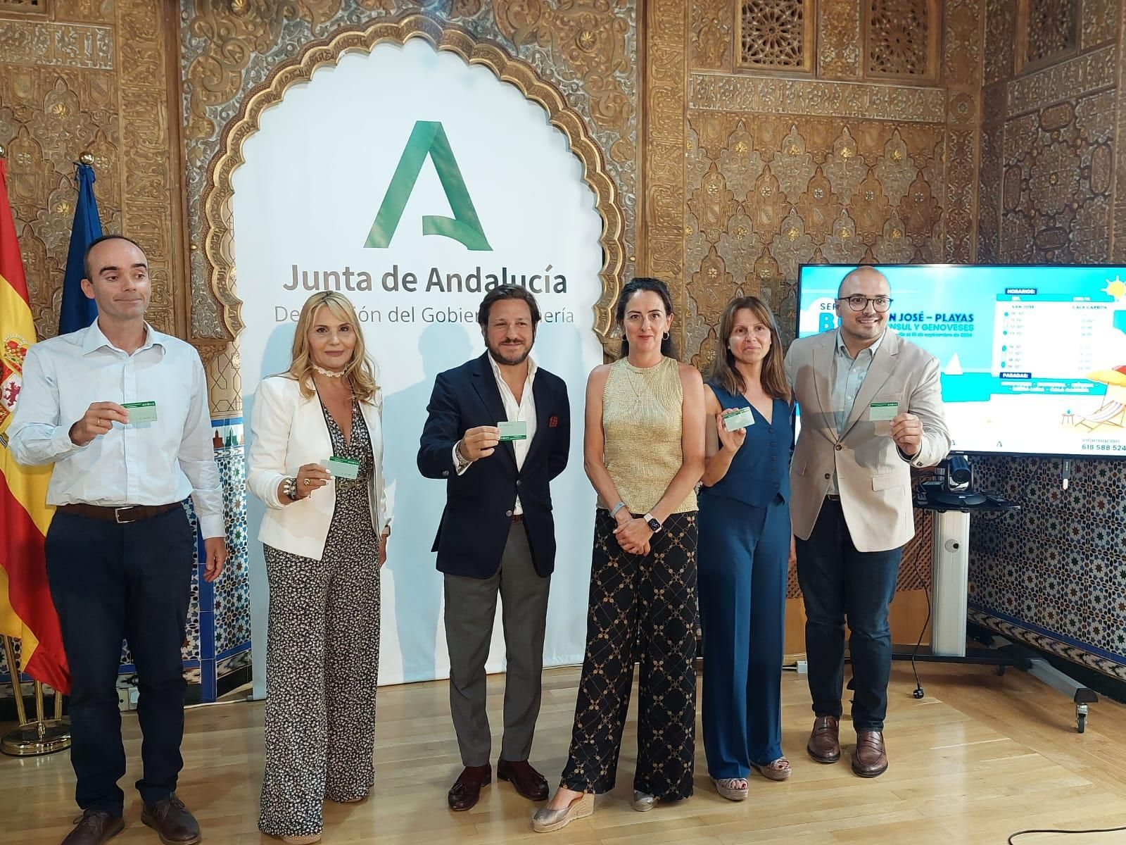 Presentación del servicio de bus desde San José hasta las playas del Parque Natural