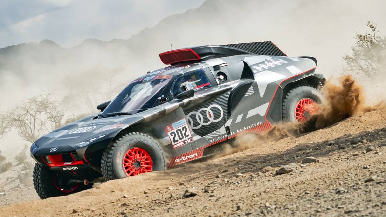 Carlos Sainz, a bordo del Audio híbrido con el que participa este año,