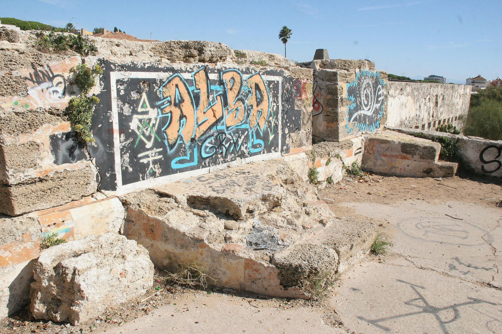 Imágenes del estado de conservación de las murallas de El Puerto