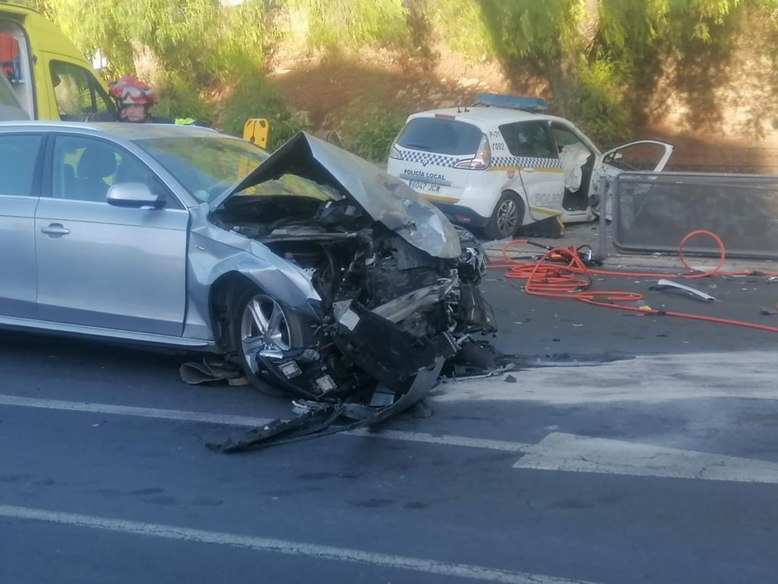 Aparatoso accidente en la avenida Alcalde Federico Molina, este domingo.