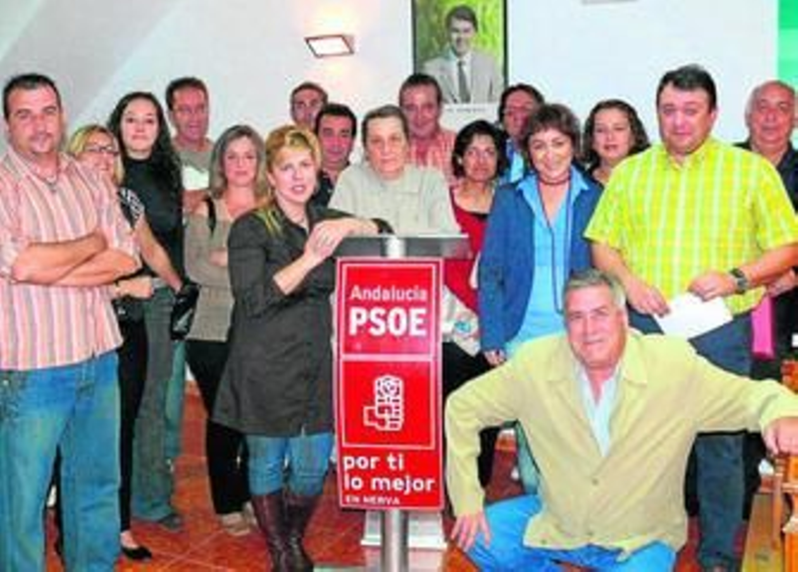 El equipo nervense de Eduardo Muñoz -de pie, el primero por la derecha-, junto a Elena Tovar.