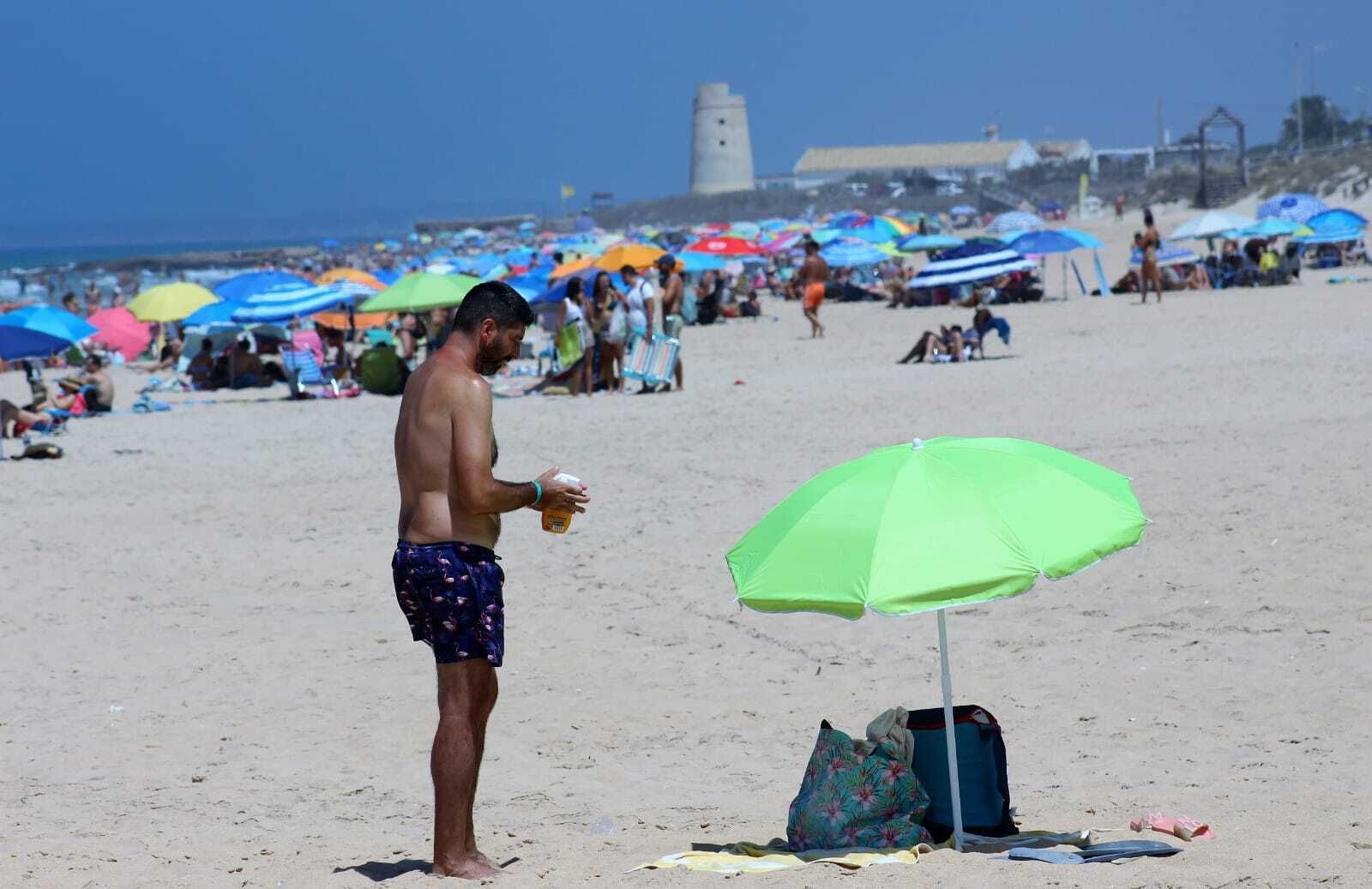 Así están las playas de Conil y El Palmar este verano