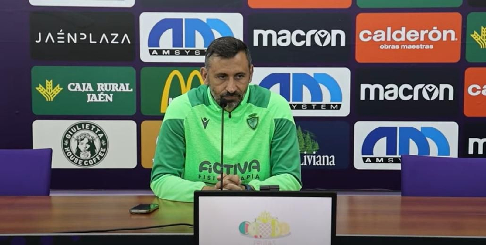 Rueda de prensa de Manolo Herrero previa al partido ante el Poli Ejido.