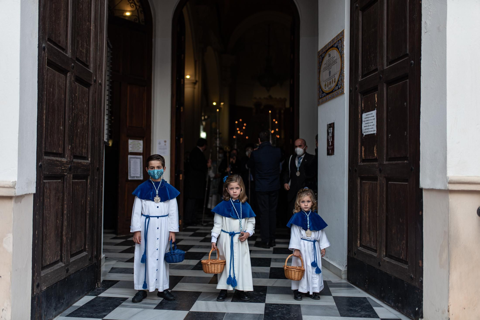 Imágenes de la Inmaculada Concepción procesionando por las calles de Huelva
