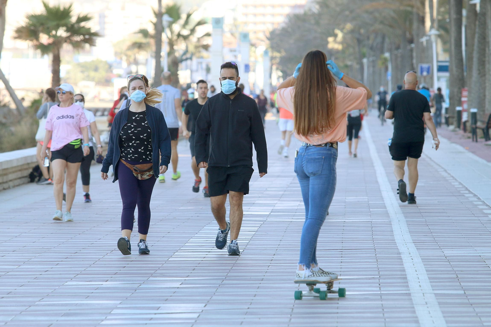 Las imágenes de la afluencia masiva de deportistas al paseo marítimo