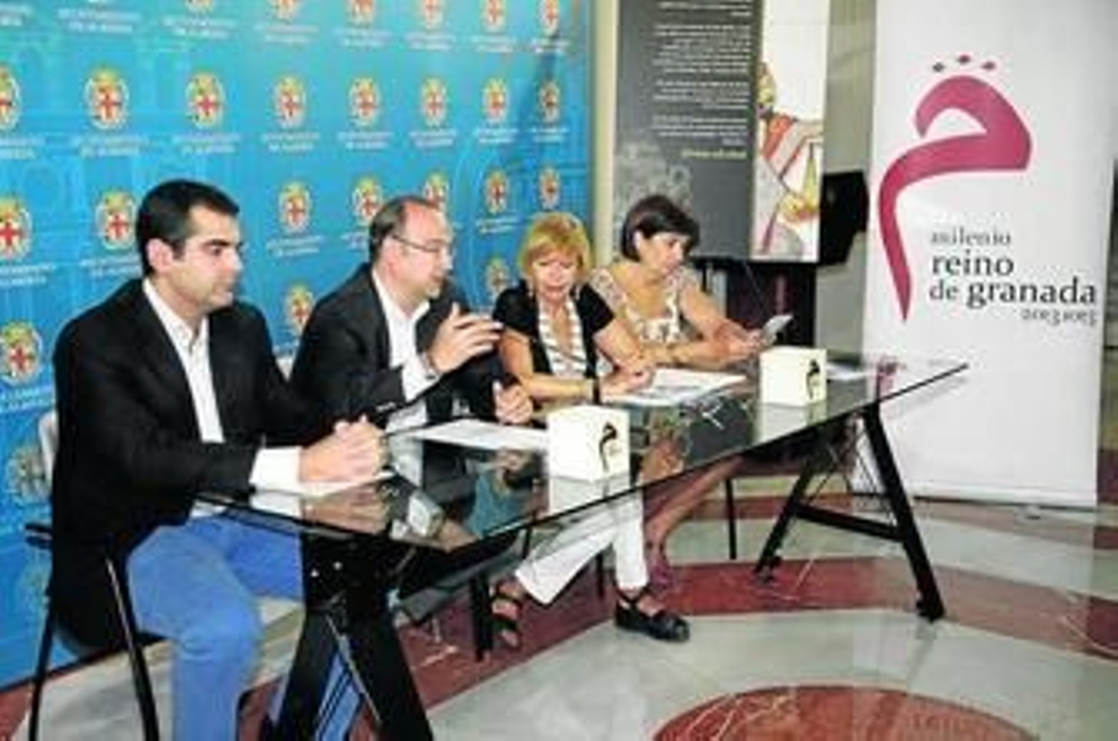 Rodríguez-Comendador con Francisca Pleguezuelos, María Dolores Muñoz y Ramón Fernández-Pacheco.