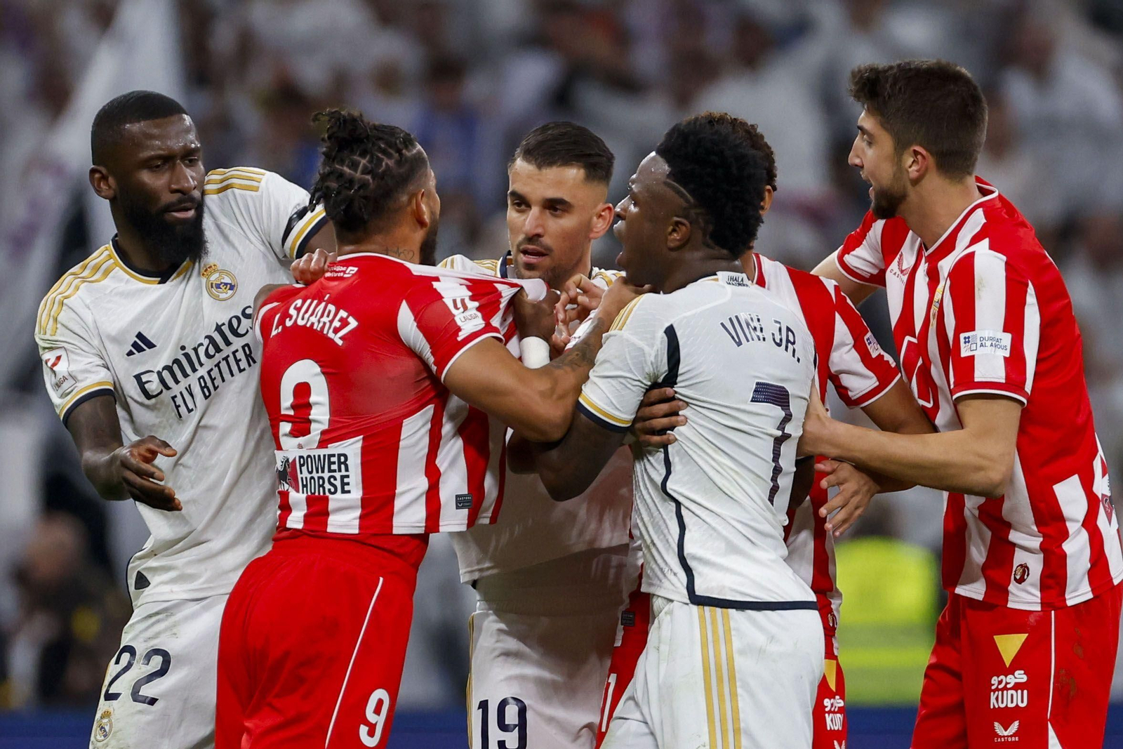 Luis Suárez se enzarza con Ceballos ante la presencia de Rüdiger, Vinicius, Lázaro y Édgar Luis Suárez se enzarza con Ceballos ante la presencia de Rüdiger, Vinicius, Lázaro y Édgar