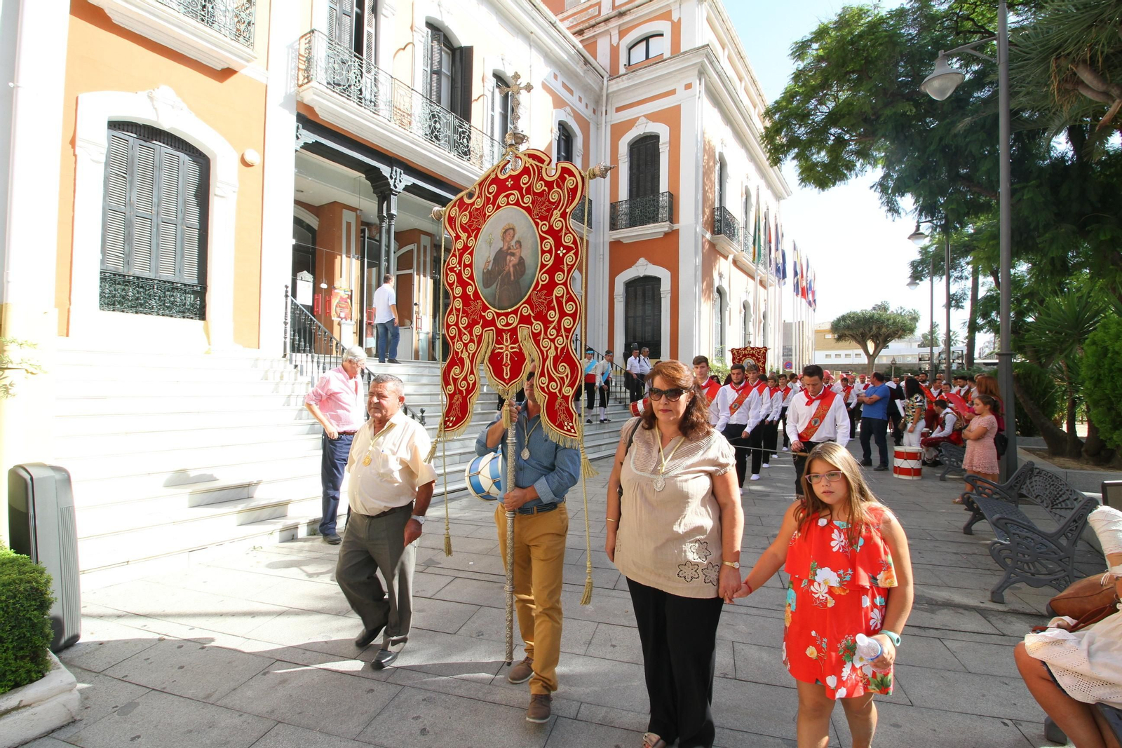 Imágenes del desfile Iberoamericano de bailes.