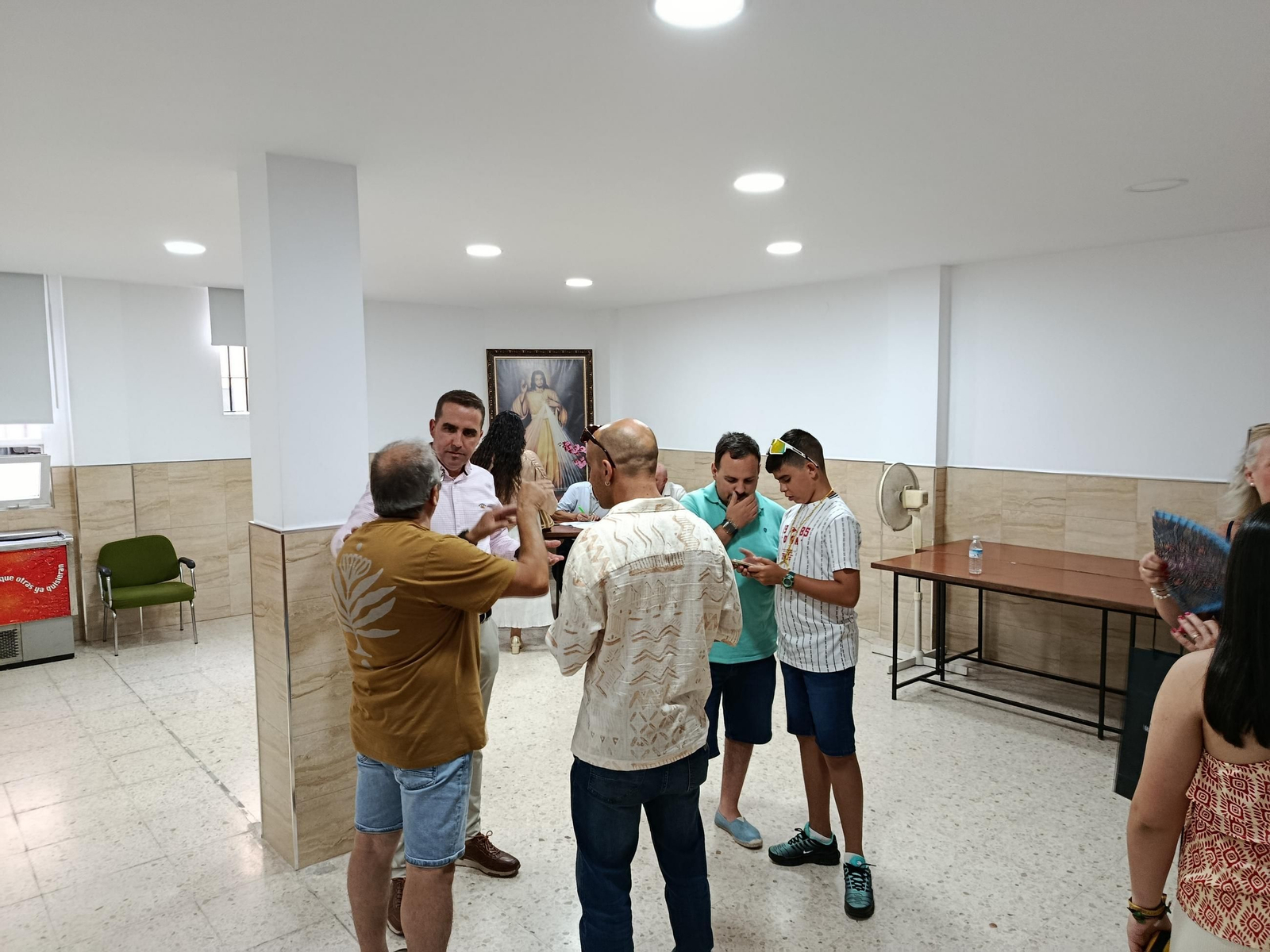 Cabildo de elecciones en la Hermandad de la Vera-Cruz de Puerto Real Cabildo de elecciones en la Hermandad de la Vera-Cruz de Puerto Real