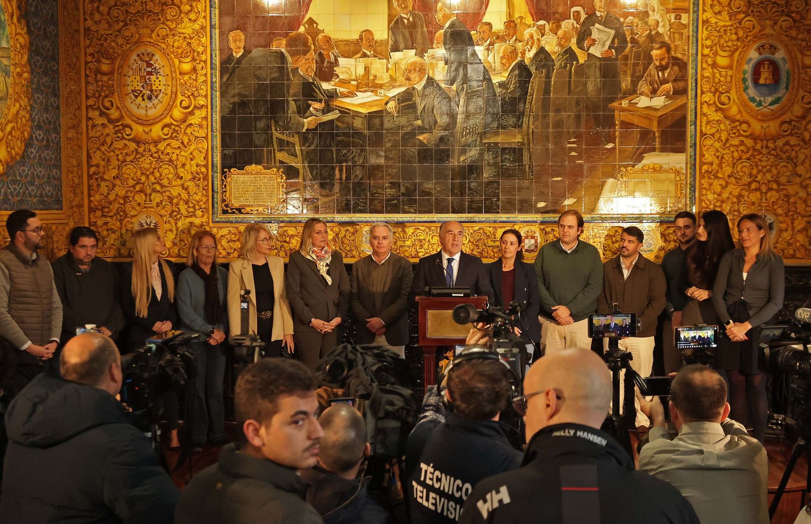 Fotos de la rueda de prensa de José Ignacio Landaluce tras el archivado de la denuncia del PSOE por la Fiscalía del Tribunal Supremo