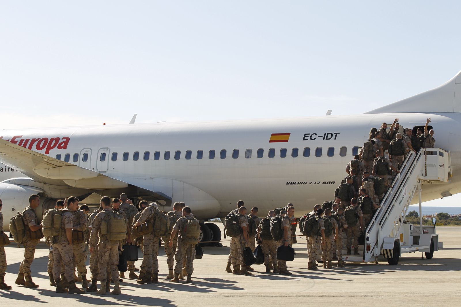 El contingente de la Legión se desplazó en un vuelo chárter operado por Aire Europa.