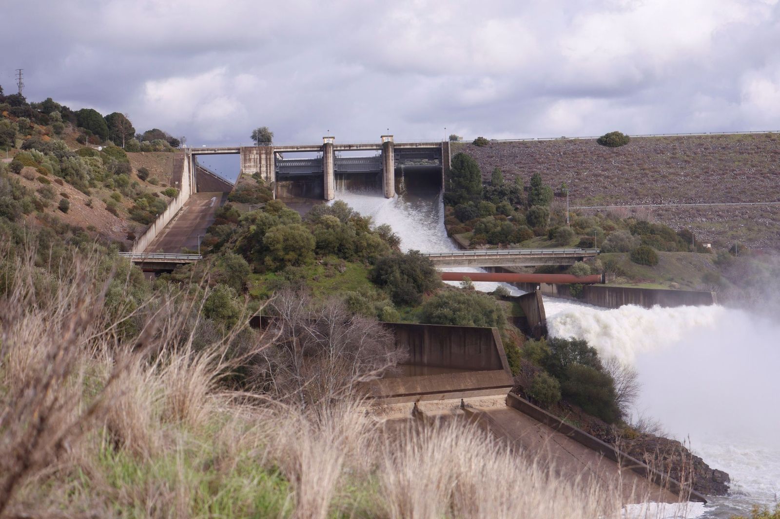 Las espectaculares imágenes del desembalse de San Rafael de Navallana en Córdoba