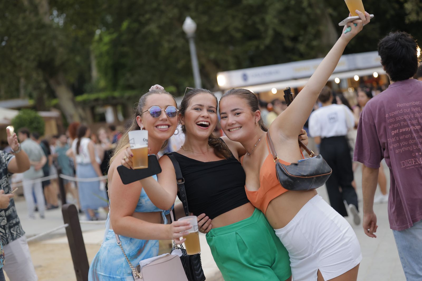 Búscate en las fotos del concierto de Bizarrap