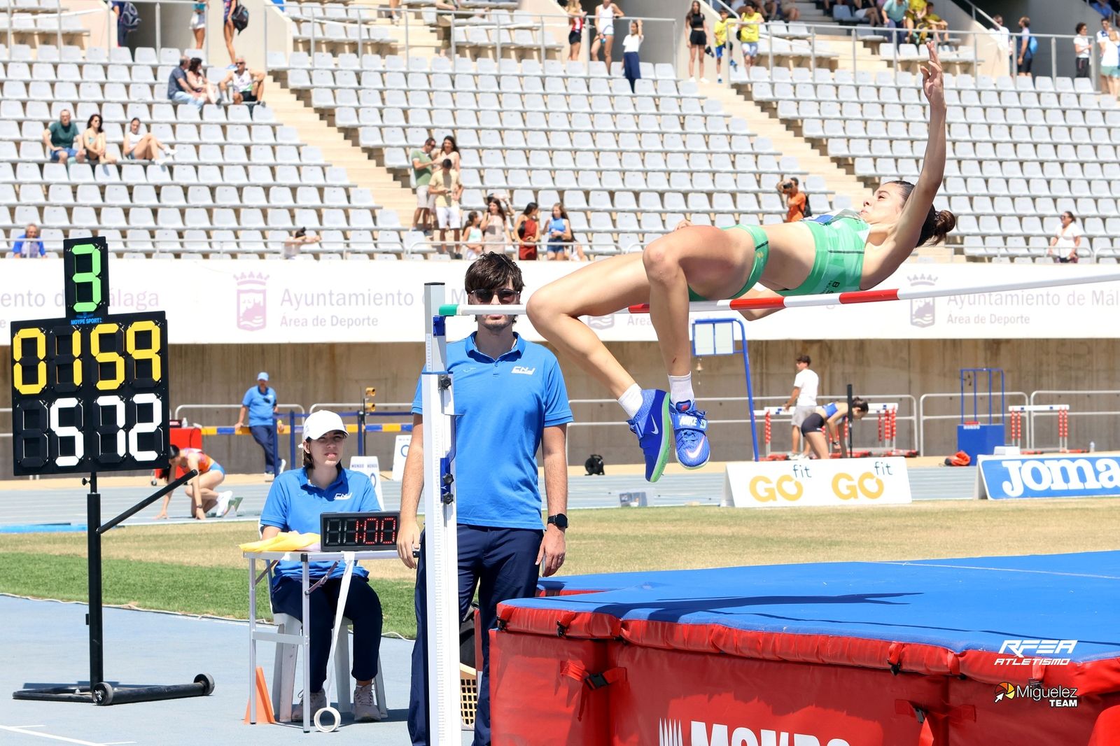 Alejandro Nuñez y el 4x100 del Nerja, campeones de España sub 18 en Málaga