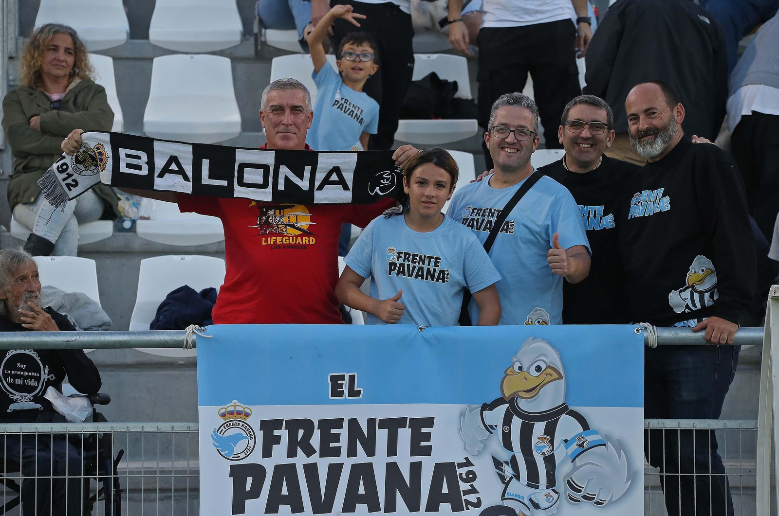 Búscate durante el Balona - Sevilla Atlético en el Ciudad de La Línea