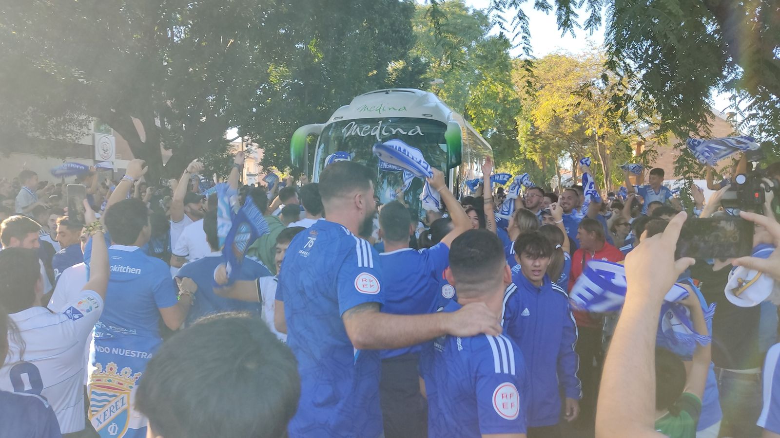 Así ha sido el recibimiento al Xerez CD en los aledaños de Chapín para el derbi