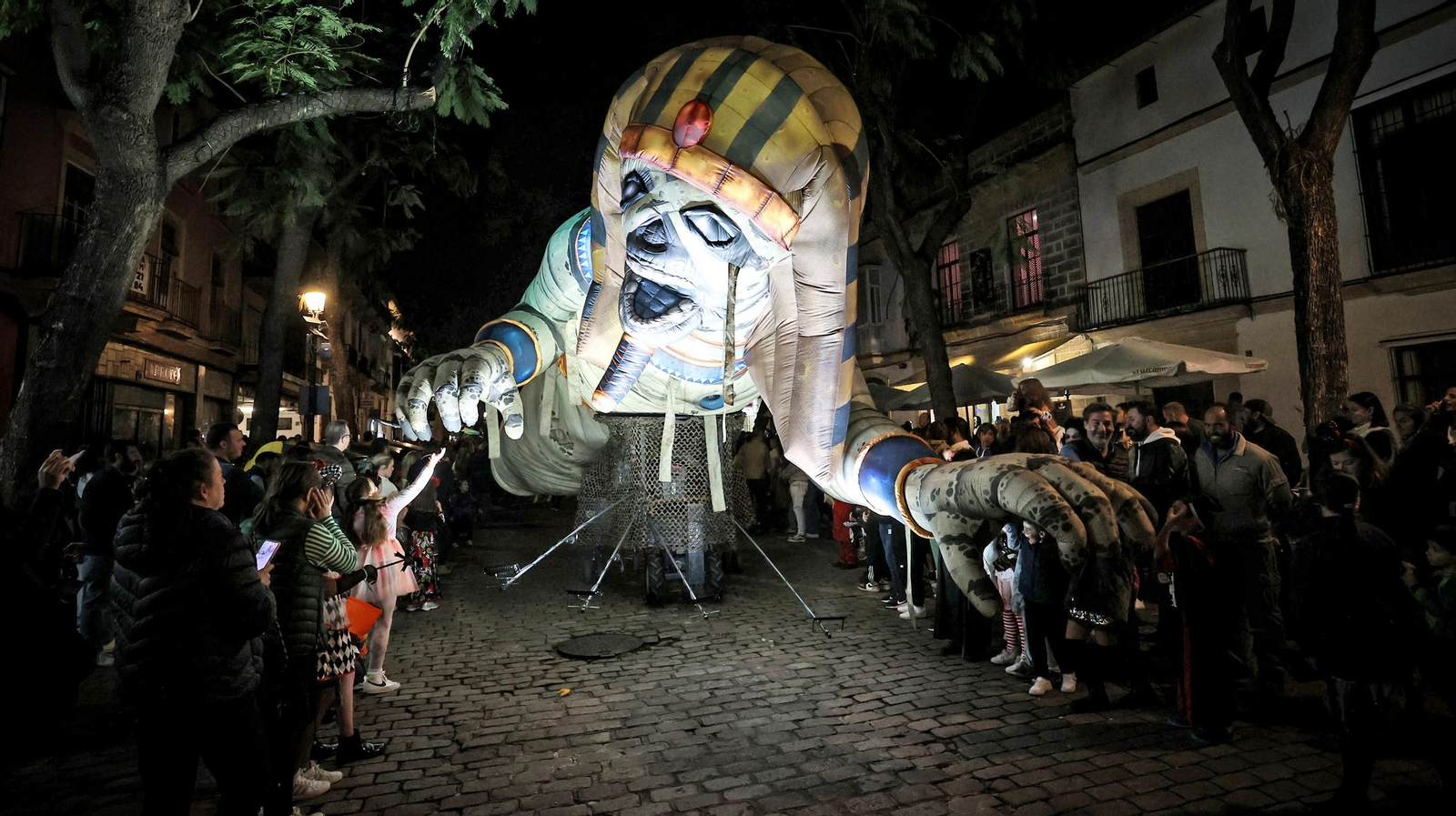 Búscate en la cabalgata de Halloween de Jerez