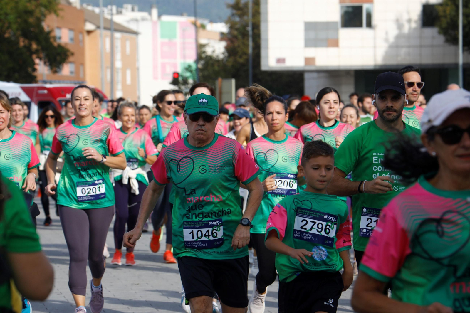 Las mejores imágenes de la Marcha contra el cáncer en Córdoba