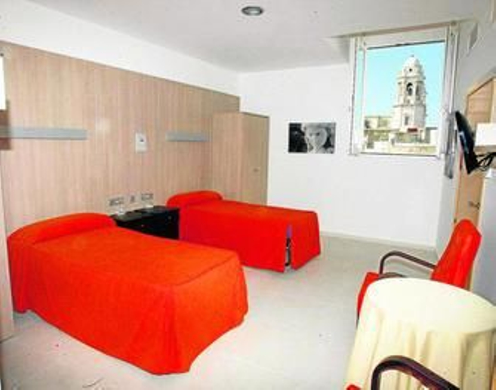 Una de las habitaciones, listas para abrir, en la residencia construida en el antiguo Hospital de San Juan de Dios.