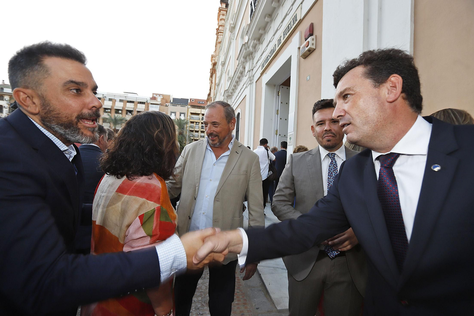 Imágenes de la recepción a los invitados a la gala de los Onubenses del Año