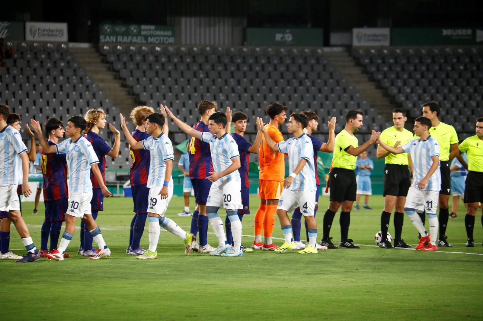 Las mejores fotos del Barcelona - Racing Club de la final del Mundial de Clubes juvenil en El Arcángel