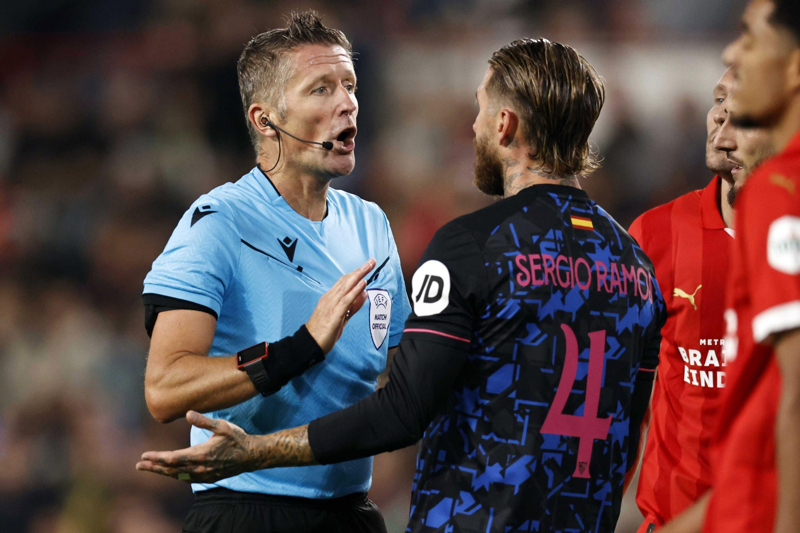 Sergio Ramos protesta ante Orsato.