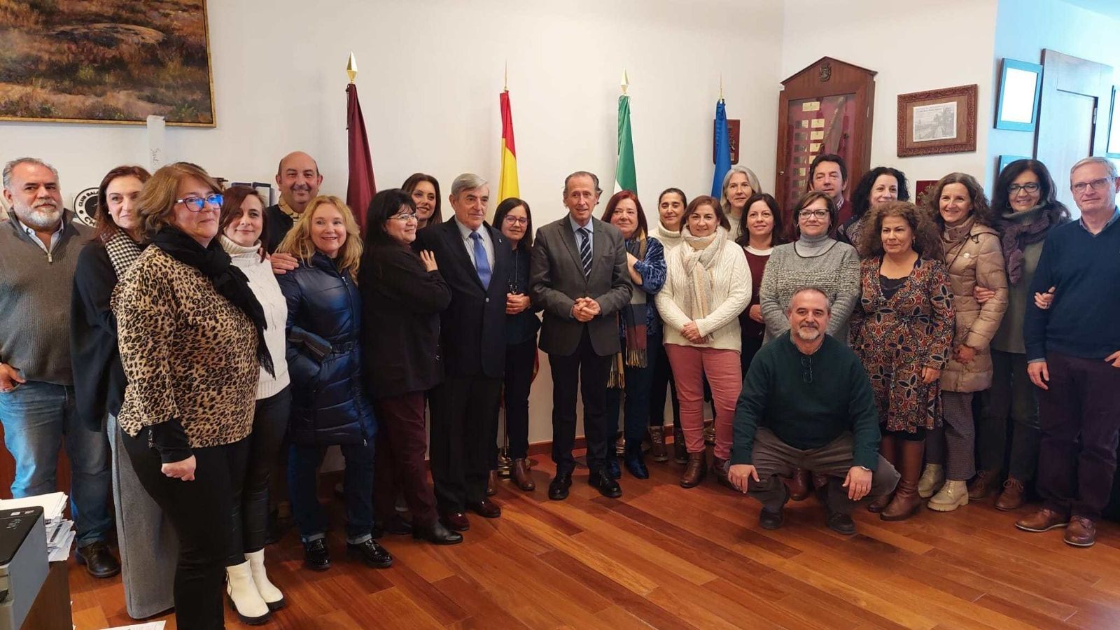 Foto de familia del acto de reconocimiento a José Antonio Polo en Chiclana.