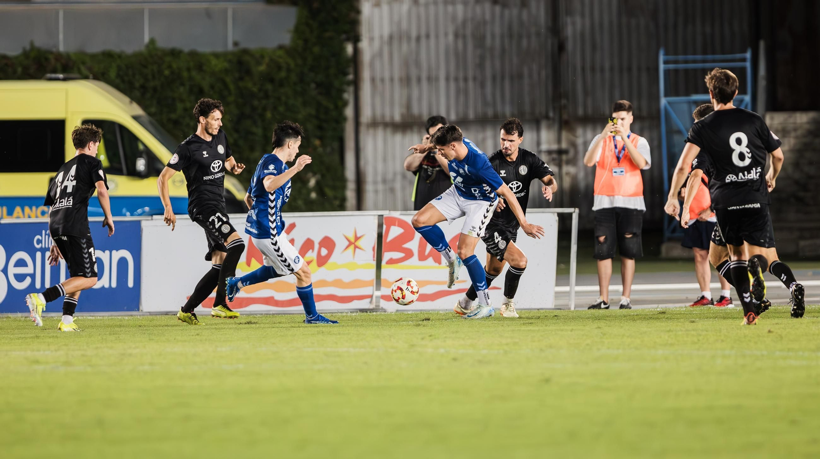 Imágenes del triunfo del Xerez DFC en el 34 Trofeo de la Vendimia