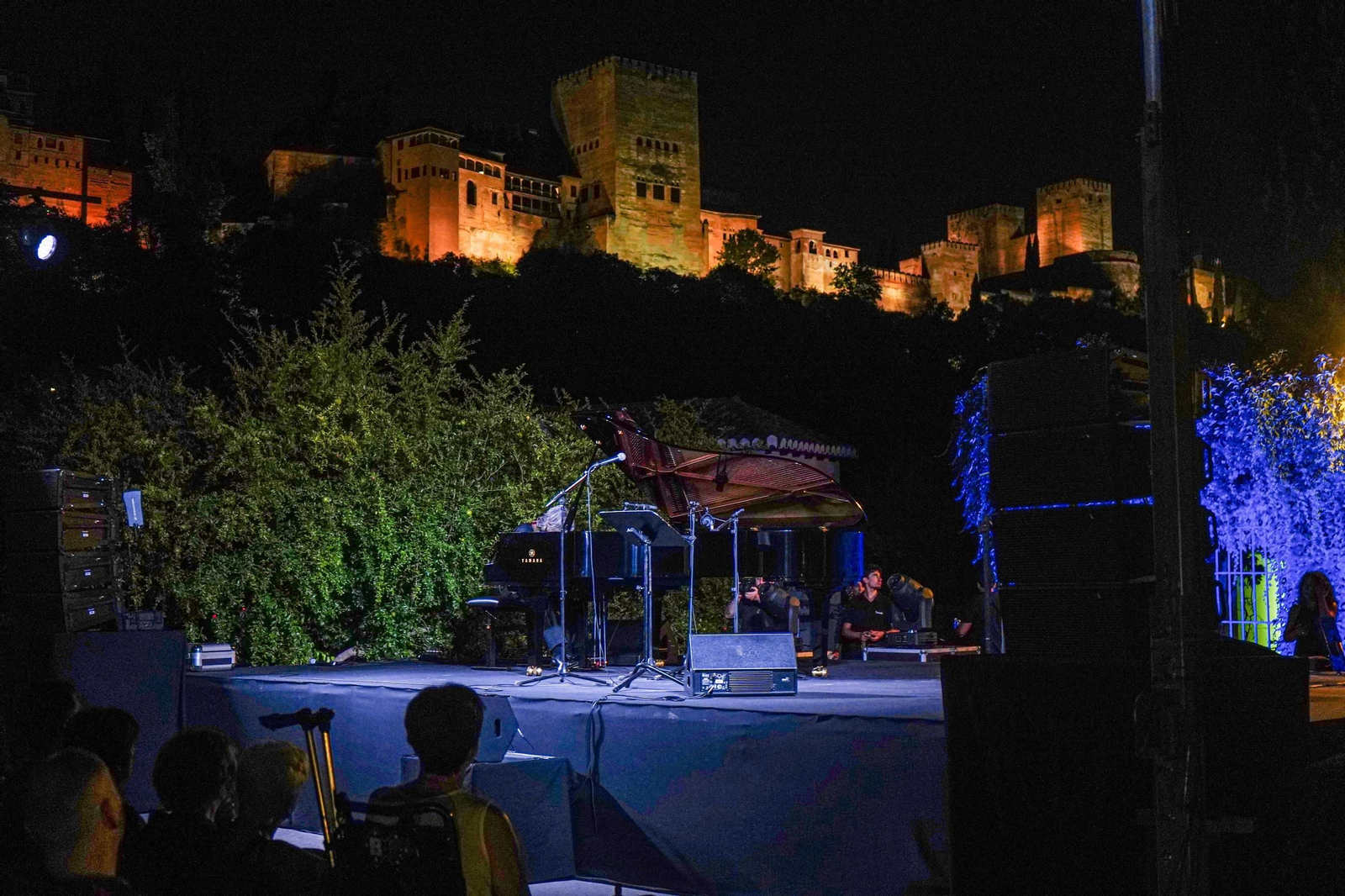 Esperanza Fernández y el piano de Chano Domínguez enmudecen a la Alhambra: las imágenes