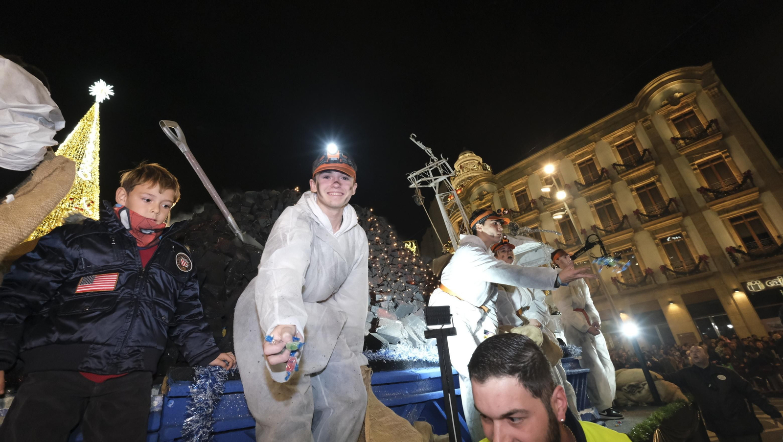 Imágenes de la Cabalgata de los Reyes Magos en Almería
