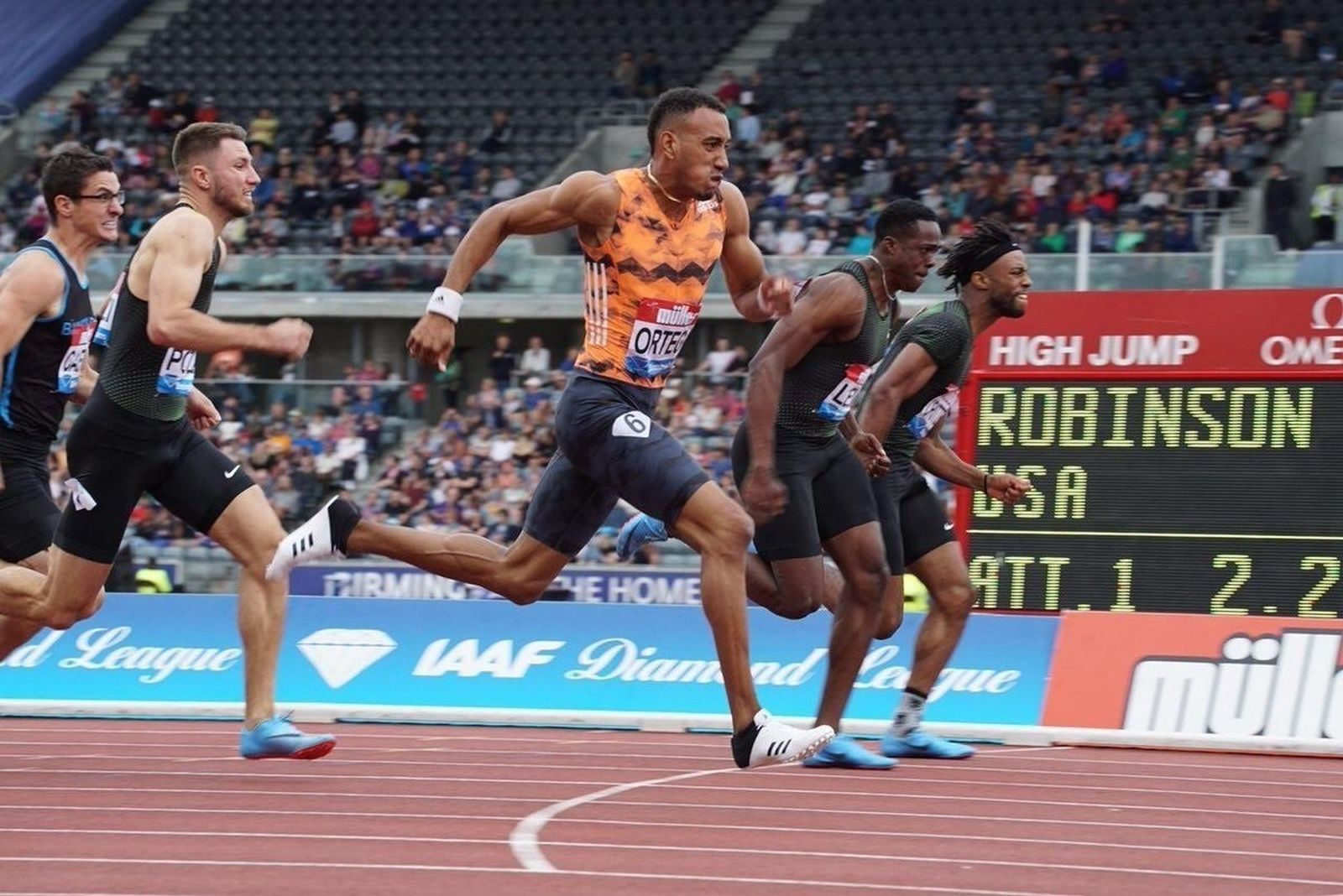 El español Orlando Ortega se impone con autoridad en los 110 metros vallas de la reunión de Birmingham.